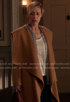 Bonnie’s beige wrap hooded coat on How to Get Away with Murder