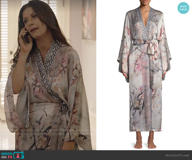 Christine Designs Nightingale Long Floral-Print Silk Robe worn by Vicki Ellis (Catherine Zeta-Jones) on Queen America