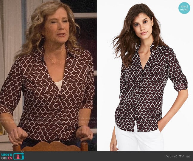 Express Slim Fit Quarterfoil Portofino Shirt in Maroon worn by Vanessa Baxter (Nancy Travis) on Last Man Standing