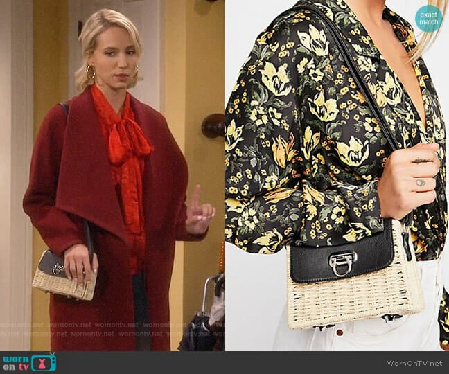 Free People Jeanne Wicker Crossbody worn by Mandy Baxter (Molly McCook) on Last Man Standing