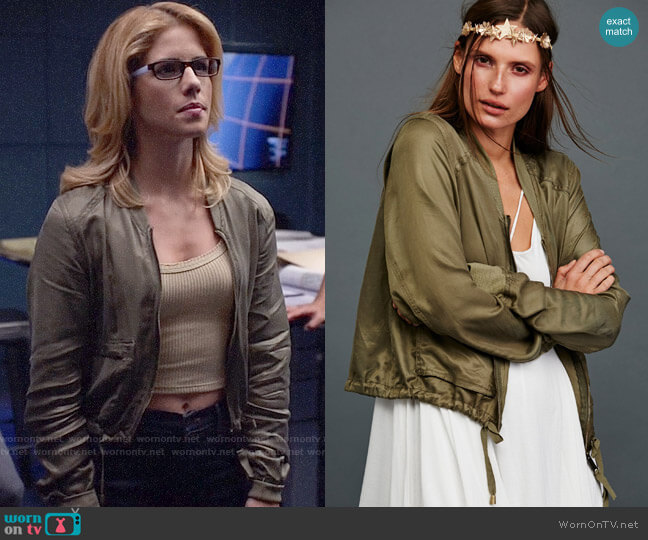 Free People Light and Easy Bomber worn by Felicity Smoak (Emily Bett Rickards) on Arrow