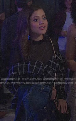 Maggie’s checked ruffled top on Charmed
