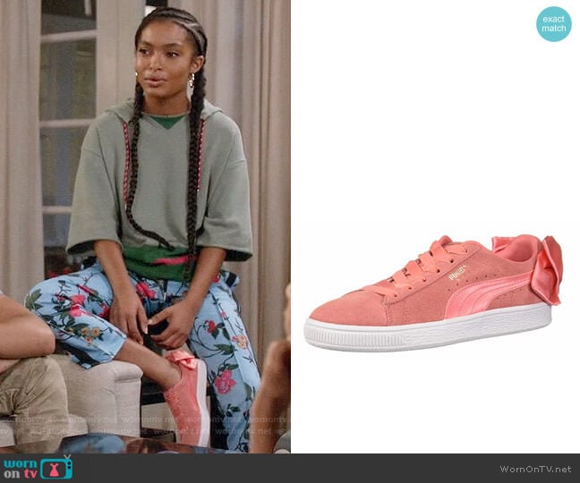 Puma Suede Bow Sneakers in Shell Pink worn by Zoey Johnson (Yara Shahidi) on Black-ish