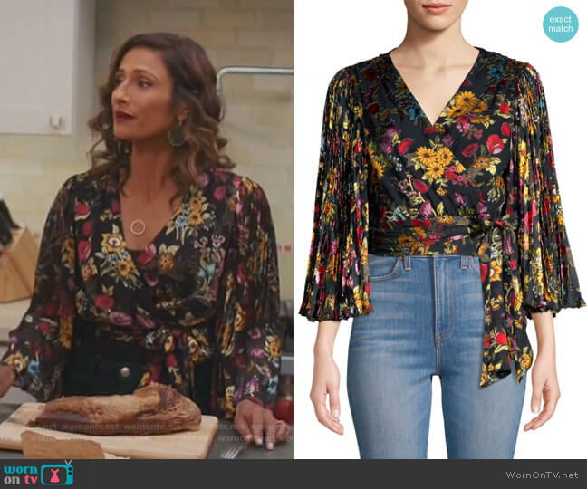 Alice + Olivia Bray Top worn by Emet Kamala-Sweetzer (Sarayu Blue) on I Feel Bad