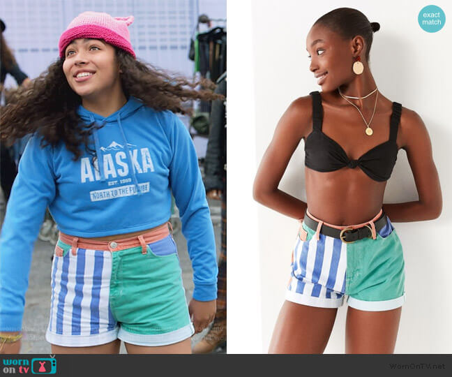 BDG Mom High-Rise Denim Short worn by Molly Hernandez (Allegra Acosta) on Marvels Runaways