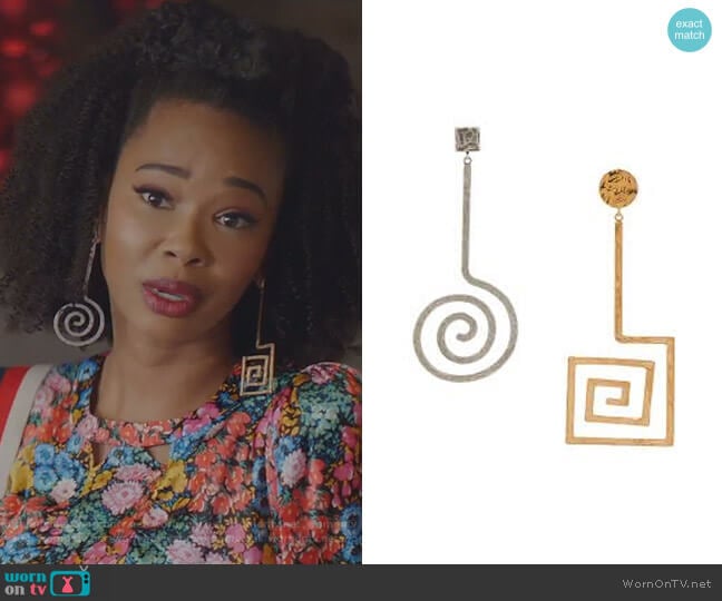 Jacquemus La Spirale gold and silver-tone earrings worn by Monica Colby (Wakeema Hollis) on Dynasty