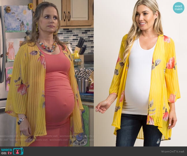Pink Blush Floral Striped Chiffon Maternity Kimono worn by Kimmy Gibbler (Andrea Barber) on Fuller House