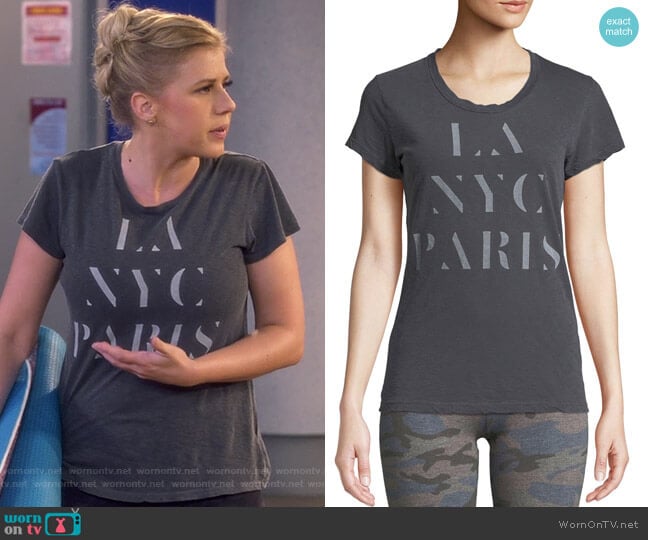 Sundry LA NYC PARIS Crewneck Boy Tee worn by Stephanie Tanner (Jodie Sweetin) on Fuller House