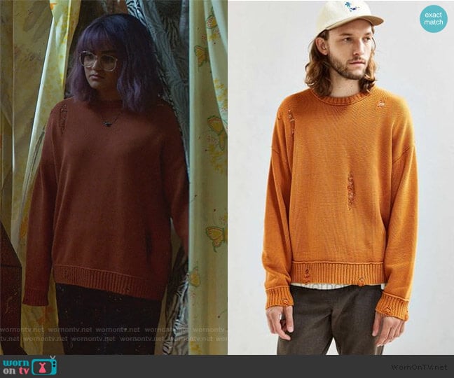 Urban Outfitters Distressed Sweater worn by Gert Yorkes (Ariela Barer) on Marvels Runaways