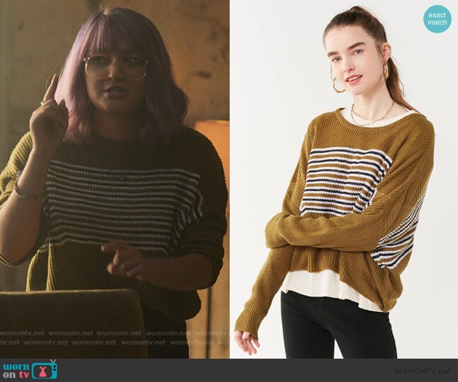 Urban Outfitters Dolman Sweater worn by Gert Yorkes (Ariela Barer) on Marvels Runaways