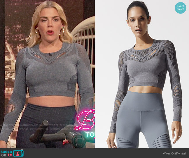 Alo Yoga Siren Long Sleeve Top in Concrete Heather worn by Busy Philipps on Busy Tonight