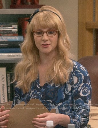 Bernadette’s blue rose print blouse on The Big Bang Theory