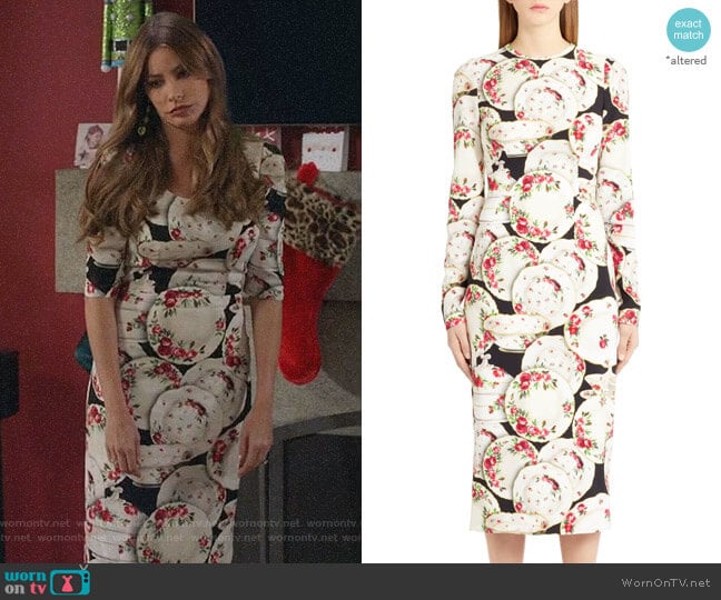Dolce & Gabbana Plate Print Sheath Dress worn by  Gloria Pritchett (Sofia Vergara) on Modern Family