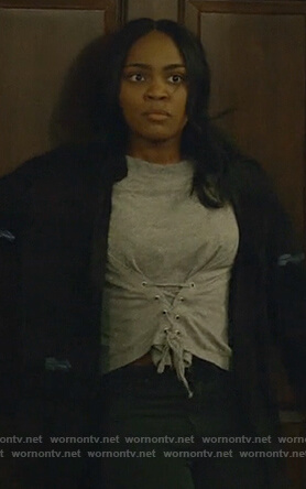 Jennifer’s gray lace-up front tee on Black Lightning