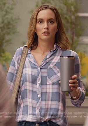 Angie’s blue plaid shirt on Single Parents
