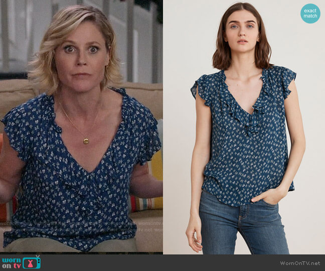 Velvet by Graham & Spencer Tirion Top worn by Claire Dunphy (Julie Bowen) on Modern Family