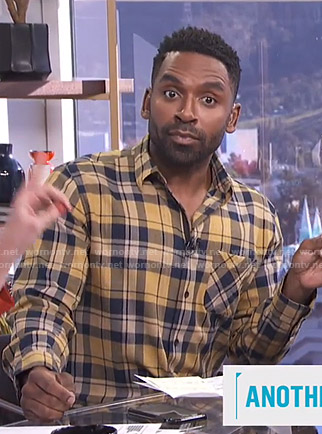 Justin’s yellow plaid shirt on E! News Daily Pop