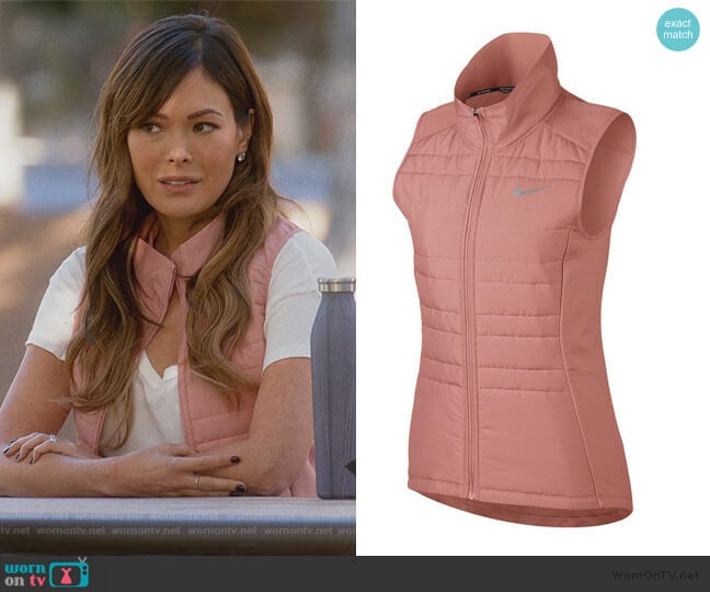 Nike Essential Running Vest worn by Camille (Lindsay Price) on Splitting Up Together