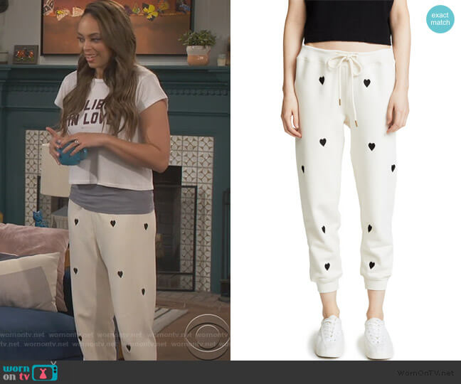 The Great The Cropped Sweatpants worn by Claire (Amber Stevens West) on Happy Together