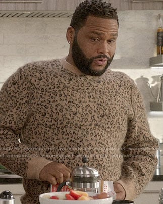 Andre’s leopard print sweater on Black-ish