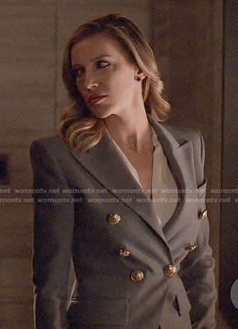 Laurel’s grey double-breasted blazer on Arrow