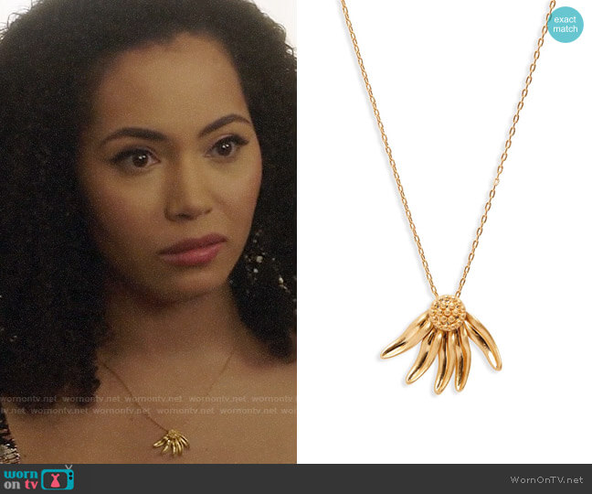 Madewell Fallen Petals Necklace worn by Macy Vaughn (Madeleine Mantock) on Charmed