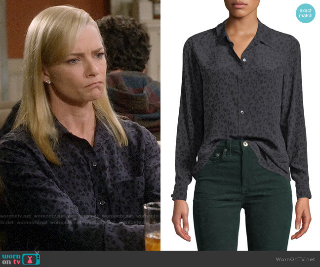 Rails Kate Silk Shirt in Onyx Cheetah worn by Jill Kendall (Jaime Pressly) on Mom