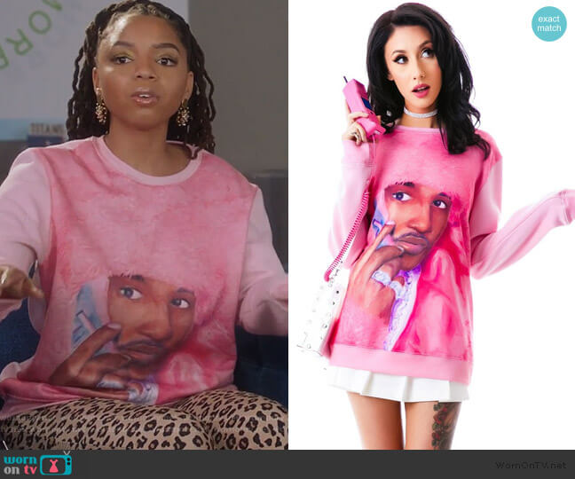 Dimepiece Real Men Wear Pink Sweatshirt worn by Jazlyn Forster (Chloe Bailey) on Grown-ish
