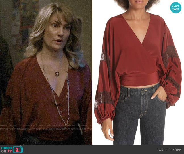 Elizabeth and James Talia Top worn by Alice Cooper (Mädchen Amick) on Riverdale