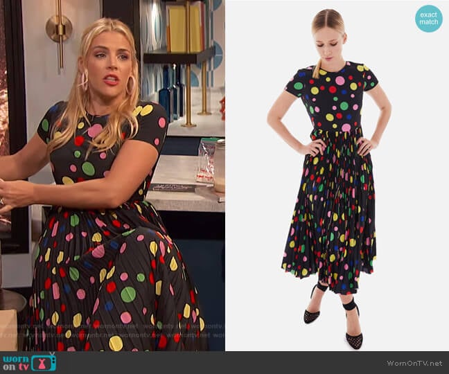 Novis The Juniper Dress worn by Busy Philipps on Busy Tonight