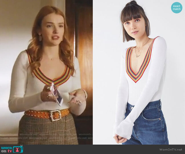 Urban Outfitters Lara Sweater worn by Kirby Anders (Maddison Brown) on Dynasty
