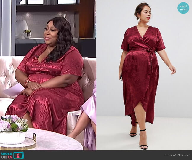 New Look Curve Jacquard Dress in Burgandy worn by Loni Love on The Real