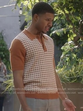 Doug’s brown knit polo on Grown-ish
