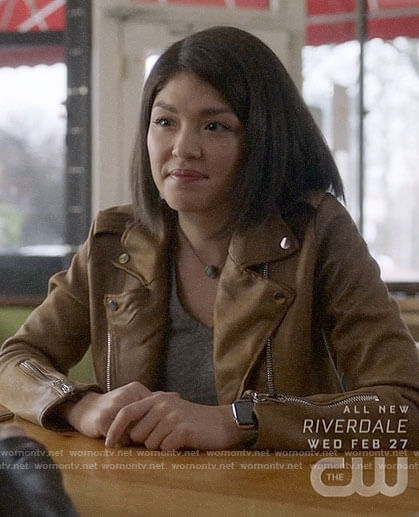 Niko’s grey v-neck tee and tan leather jacket on Charmed