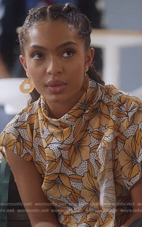 Zoey’s white floral print ruffle top on Grown-ish