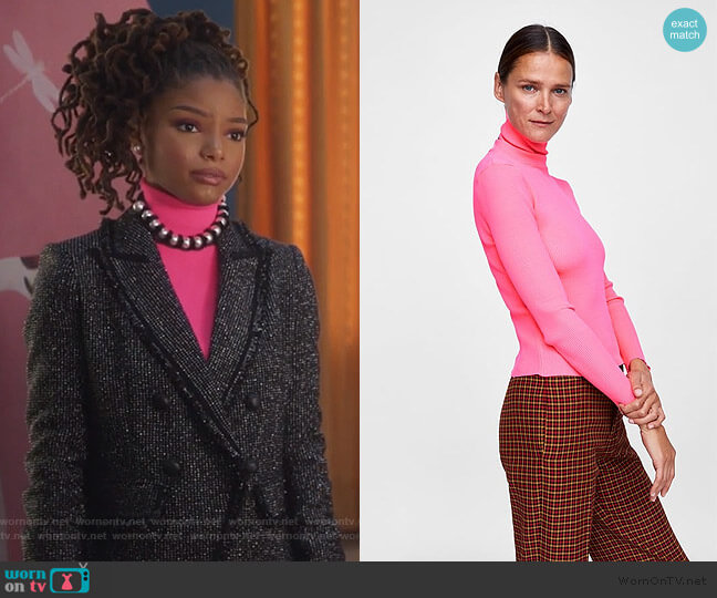 Zara Pink Turtleneck Ribbed Top worn by Skylar Forster (Halle Bailey) on Grown-ish