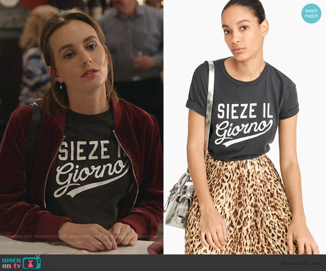 J. Crew Sieze il giorno T-Shirt worn by Angie (Leighton Meester) on Single Parents