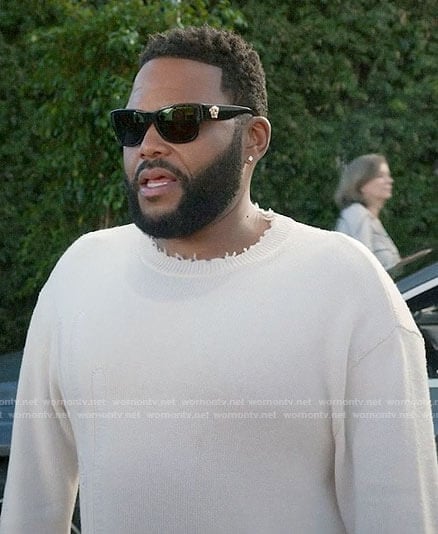 Andre’s white distressed sweater and Versace sunglasses on Black-ish