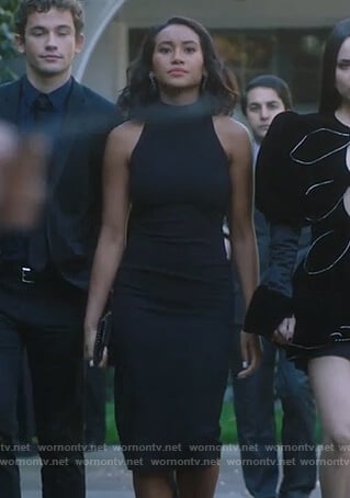 Caitlin’s black bodycon dress on PLL The Perfectionists