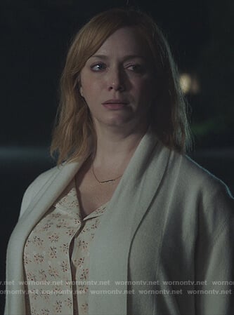 Beth’s floral print pajamas on Good Girls