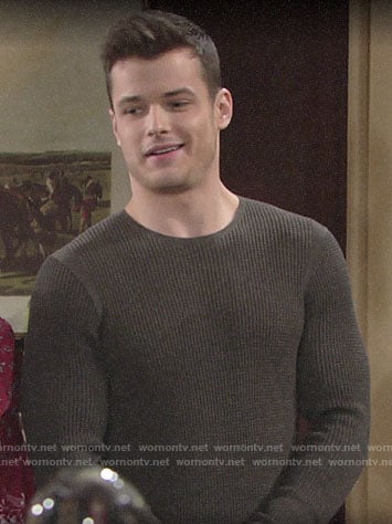 Kyle’s grey thermal tee on The Young and the Restless
