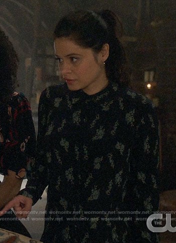 Mel’s black floral button down shirt on Charmed
