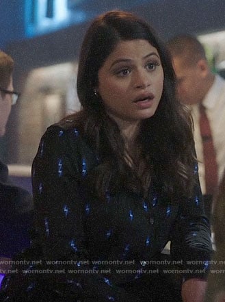 Mel’s black and blue lightning bolt print shirt on Charmed