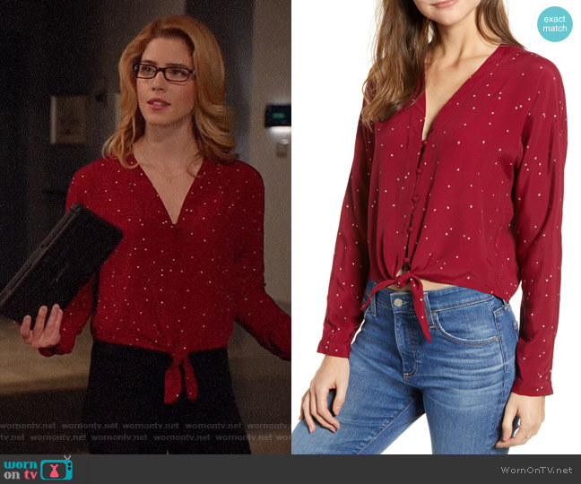 Rails Sloane Top worn by Felicity Smoak (Emily Bett Rickards) on Arrow