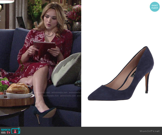 Steve Madden Local Pump in Navy Suede worn by Summer Newman (Hunter King) on The Young and the Restless