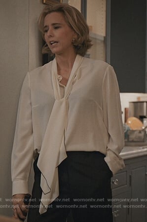 Elizabeth’s white pussy bow blouse on Madam Secretary