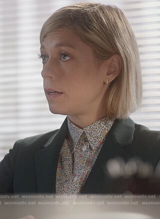 Kate’s white floral print shirt on For the People