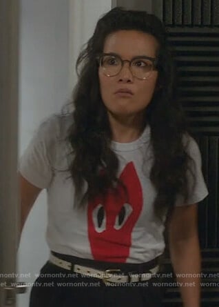 Doris’s white heart tee on American Housewife