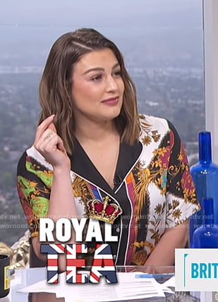 Carissa’s printed short sleeve shirt on E! News Daily Pop
