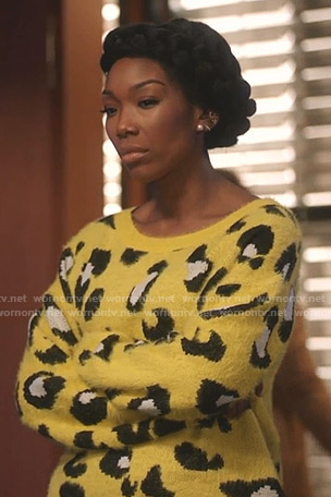Cassie’s yellow leopard sweater on Star